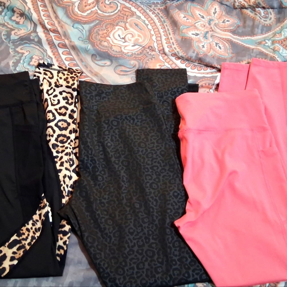 Womens Size Large Lot Of 3 Leggings Black Leopard Cheetah Coral Avia